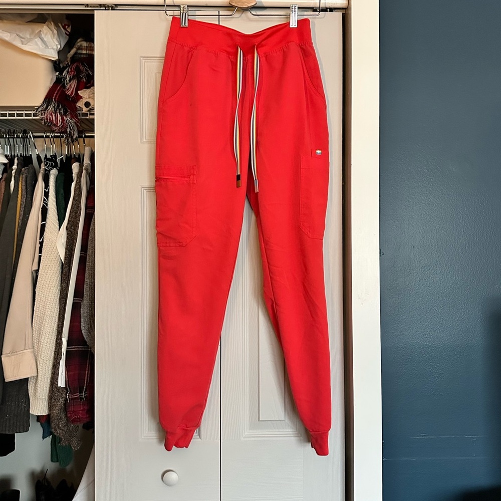 Figs PRIDE hibiscus Zamora jogger scrub pants